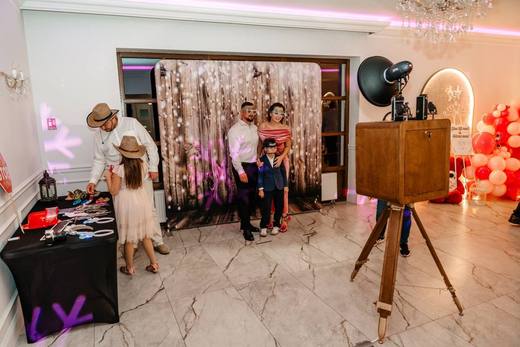 Poză de la un eveniment Happy FotoBox 18